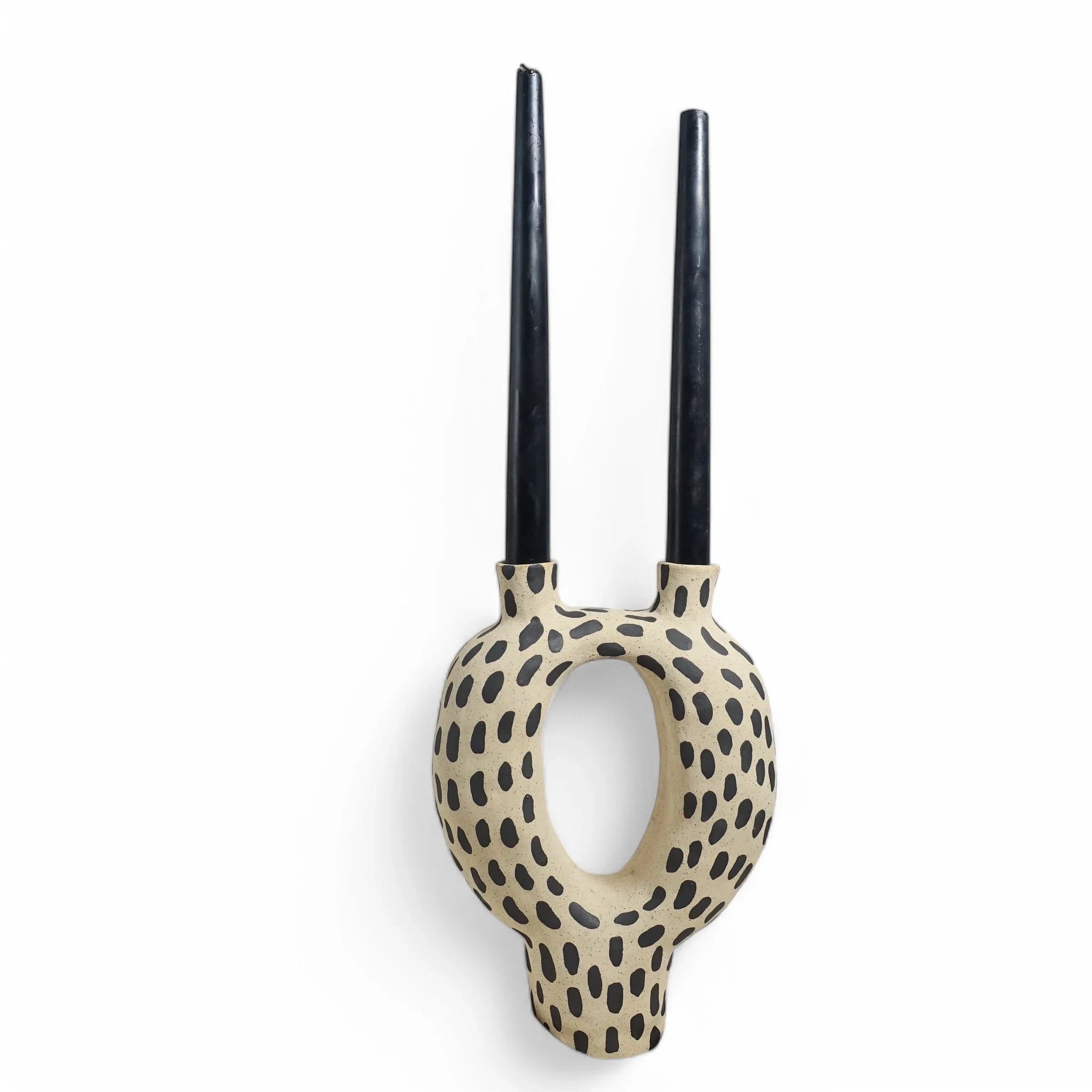 Kerzenhalter BLACK BRUSHSTROKE Vorderansicht, handgefertigtes Keramikobjekt von Alice Del Ferraro