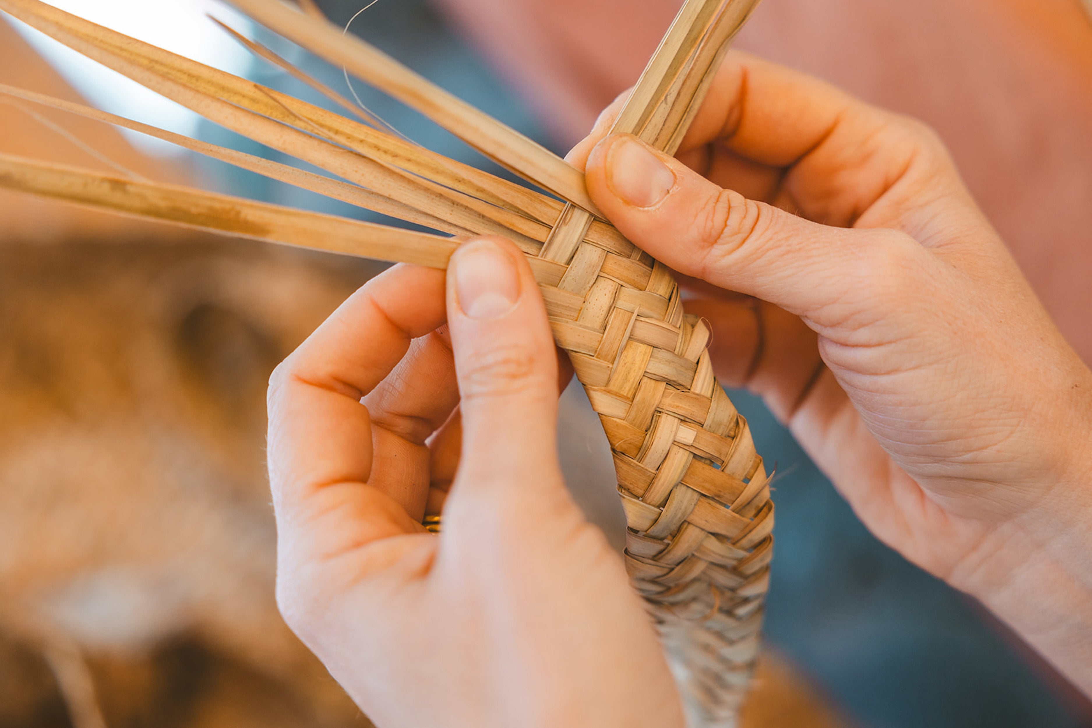 Vase PALMA - handgeflochten - handgefertigtes Objekt von Ysaline Ophoff (atelier balancê)