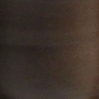 Farbmuster des Keramiktons Grigio Foca mit sehr dunklem Braun-Grauton und tiefer, matter Tonwirkung, die je nach Brand leicht variiert.